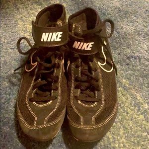 Youth Nike wrestling shoes size 4 great condition!